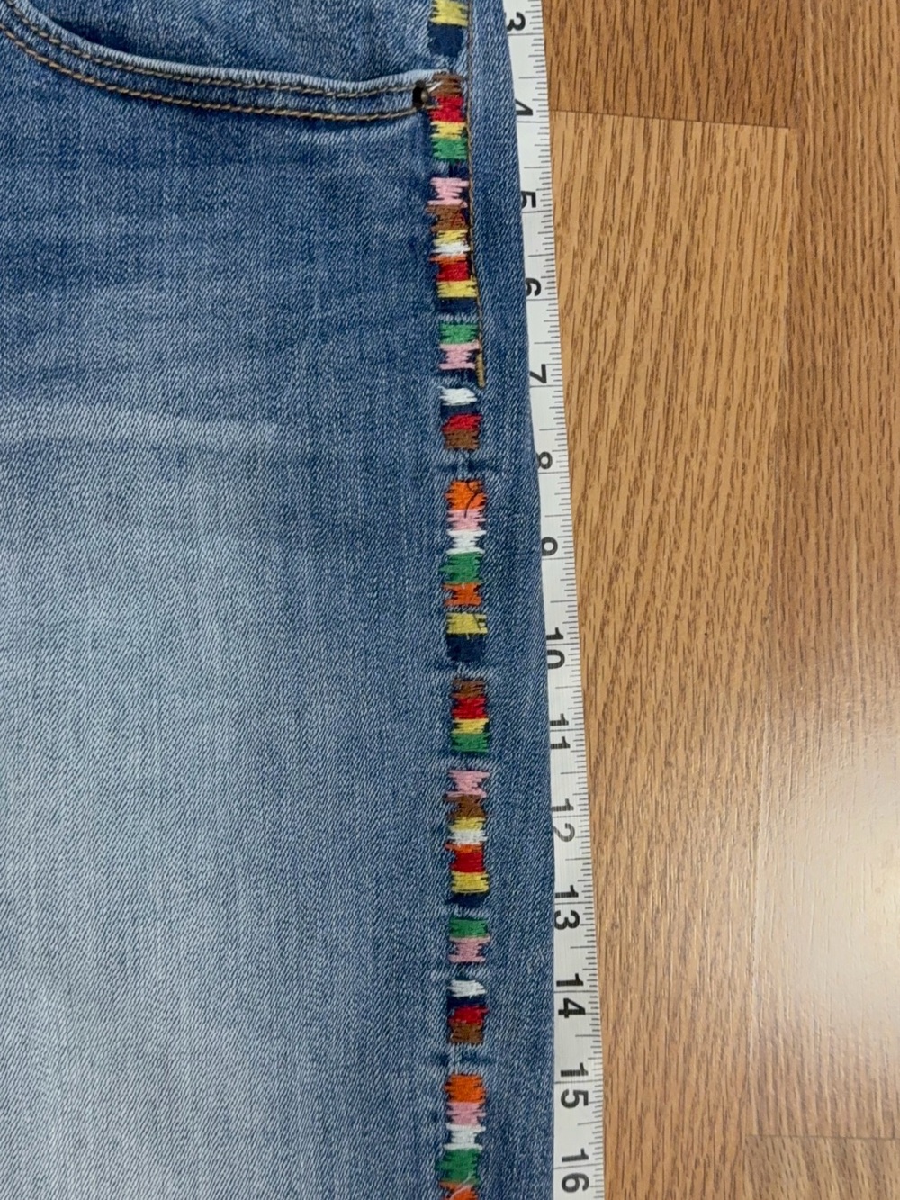 DRIFTWOOD Women's Lulu Cut Off Jean Shorts with Embroidery- Size 30 - Picture 7 of 7